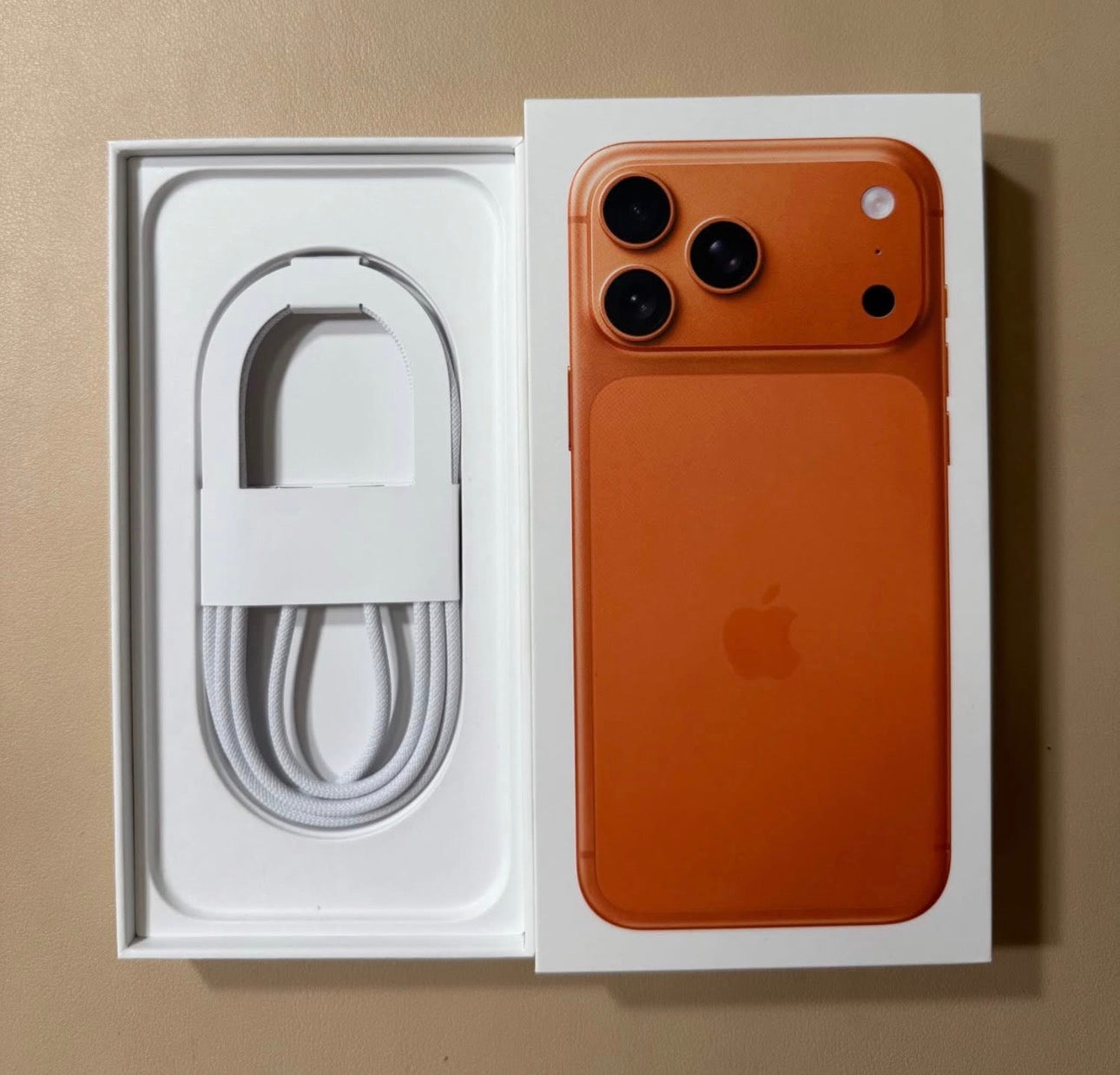 IPHONE 17 PRO MAX 256GB UNLOCKED ORANGE (Open Box)