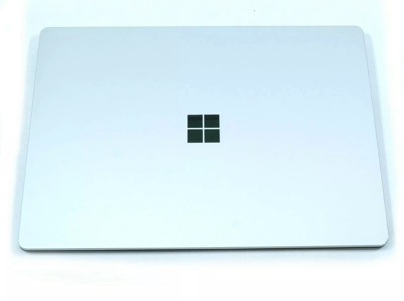 Microsoft Surface Laptop 2 13.5 Inch - Intel Core i5 7300U, 8GB DDR3, 128GB SSD Good condition