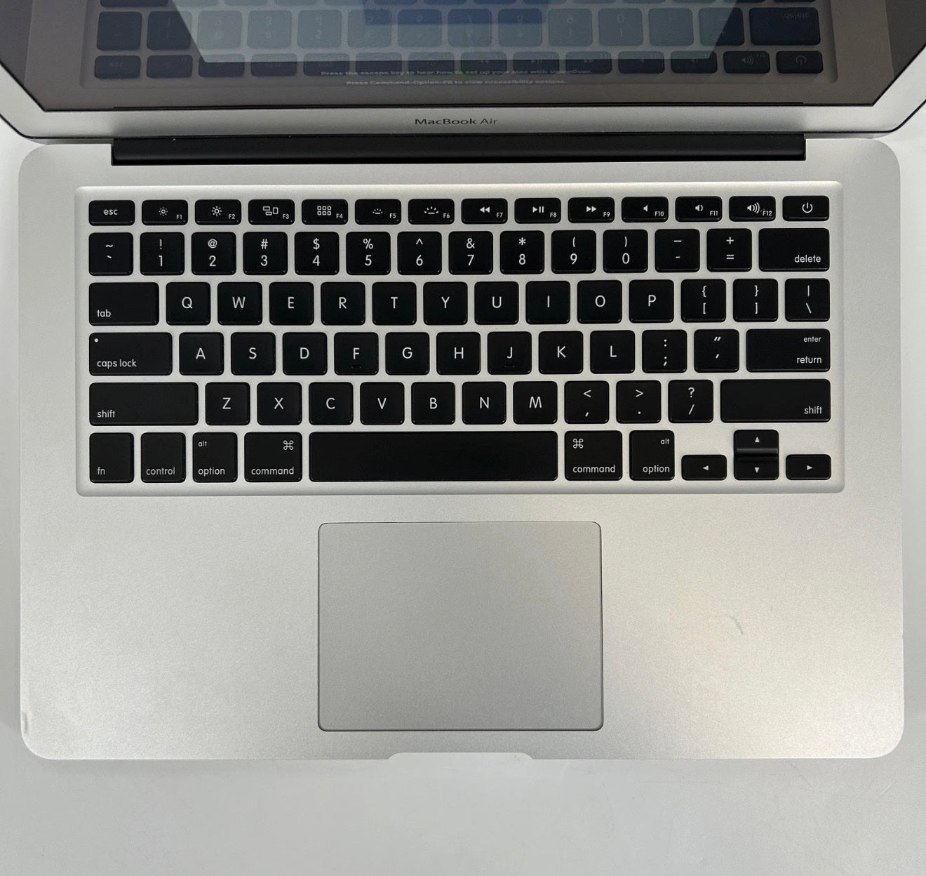 MacBook Air 13 Silver Early 2014 1.4 GHz i5 4GB 256GB SSD (Used) image 1