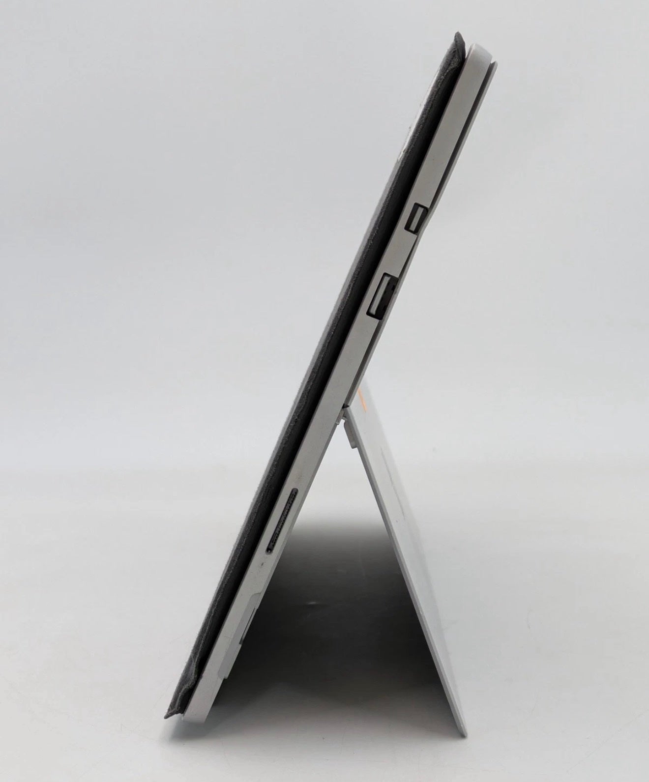 Microsoft Surface Pro 5 1769 12.3 inch - Intel Core i5-7300U, 4GB RAM, 128GB SSD image 4